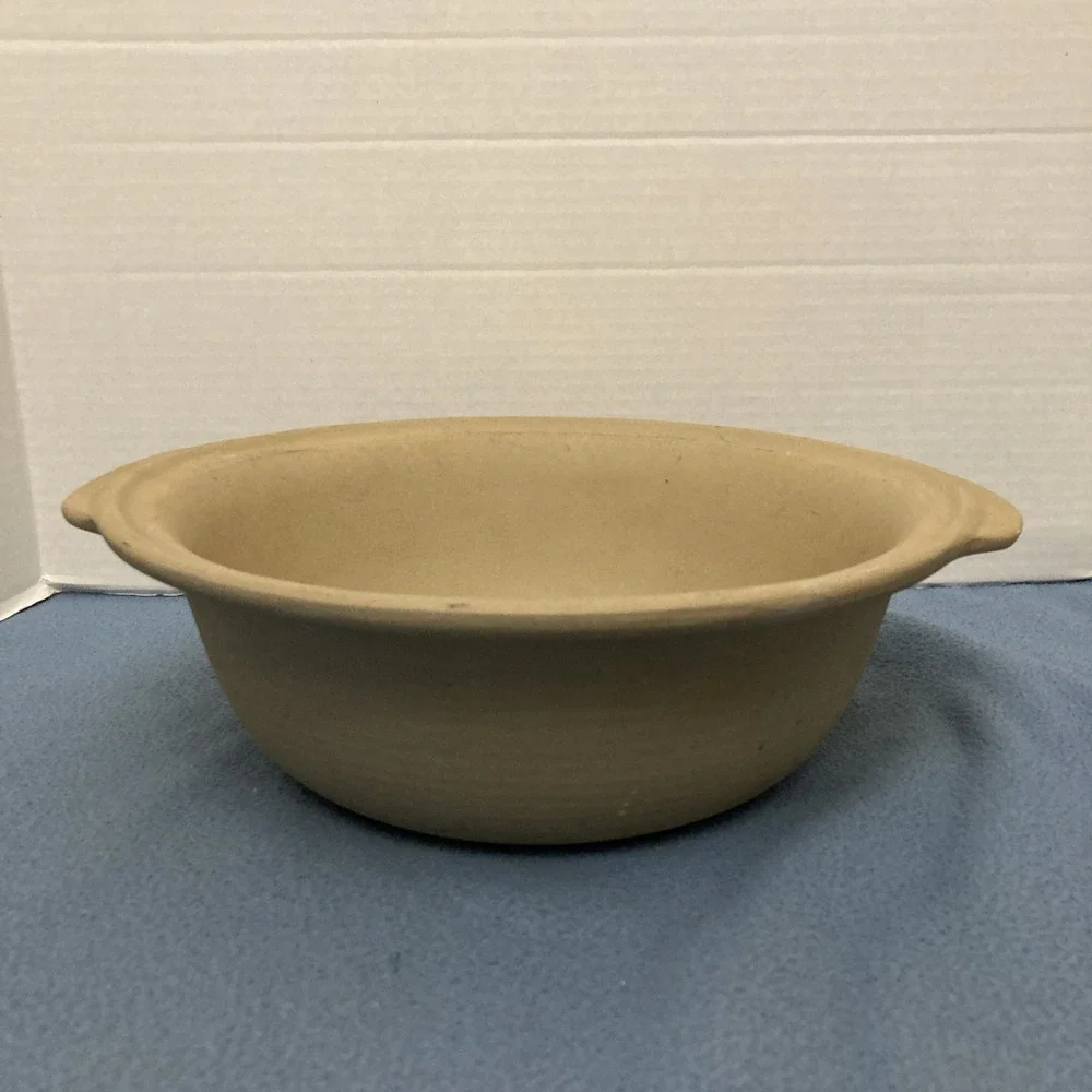 Pampered Chef Family Heritage Collection Tan 12.5